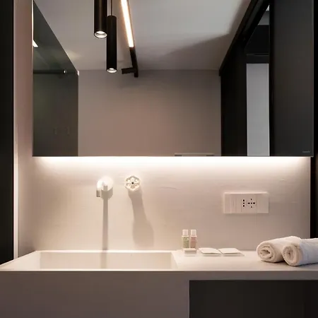 ゲストハウス The Grey 4*