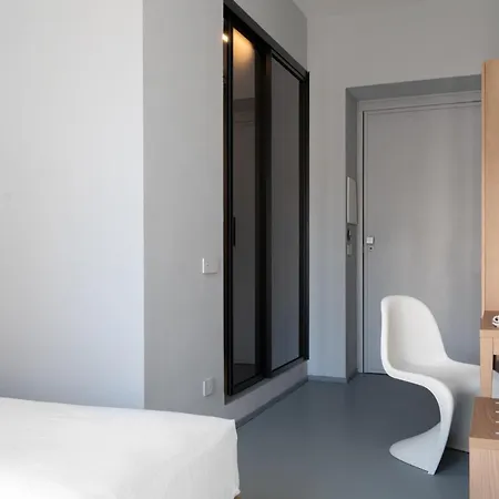 The Grey 4*