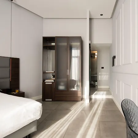 The Grey 4* Neapel